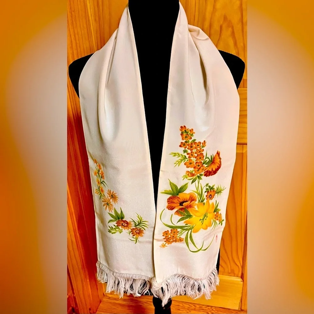 VTG Suzhou Silk Hand Painted Floral Fringe Scarf NIB Wearable Art Boho Cream